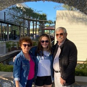 Meet your Posher, Emylee